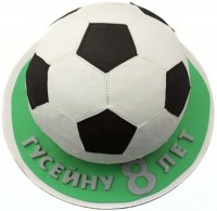 Торт в виде футбольного мяча из мастики в Санкт-Петербурге