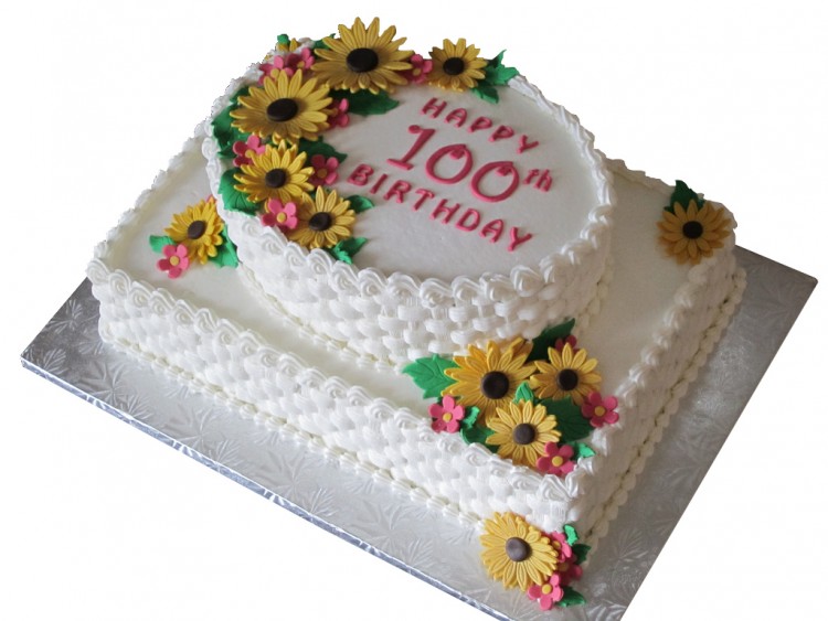 Кремовый торт на 100 лет